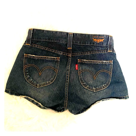 Levis Shorts - Picture 1 of 2